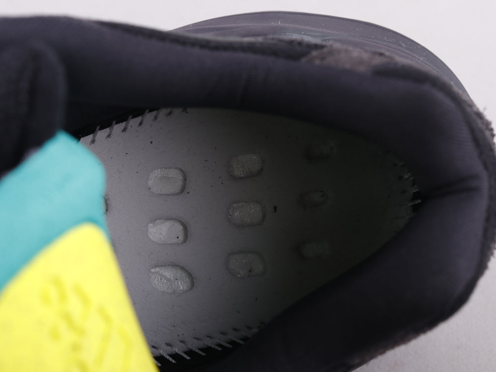 BL - Yzy 700 Vanta Sneaker