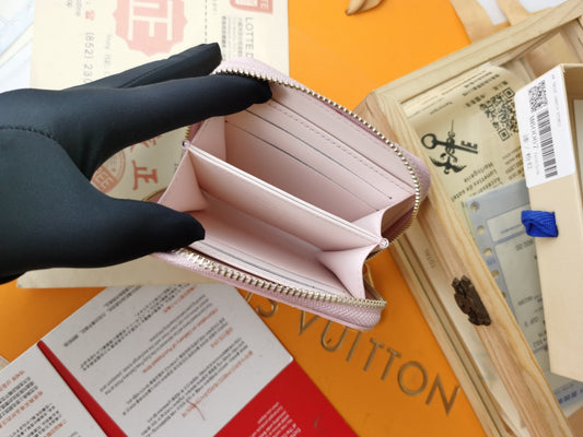 BL - High Quality Wallet LUV 121