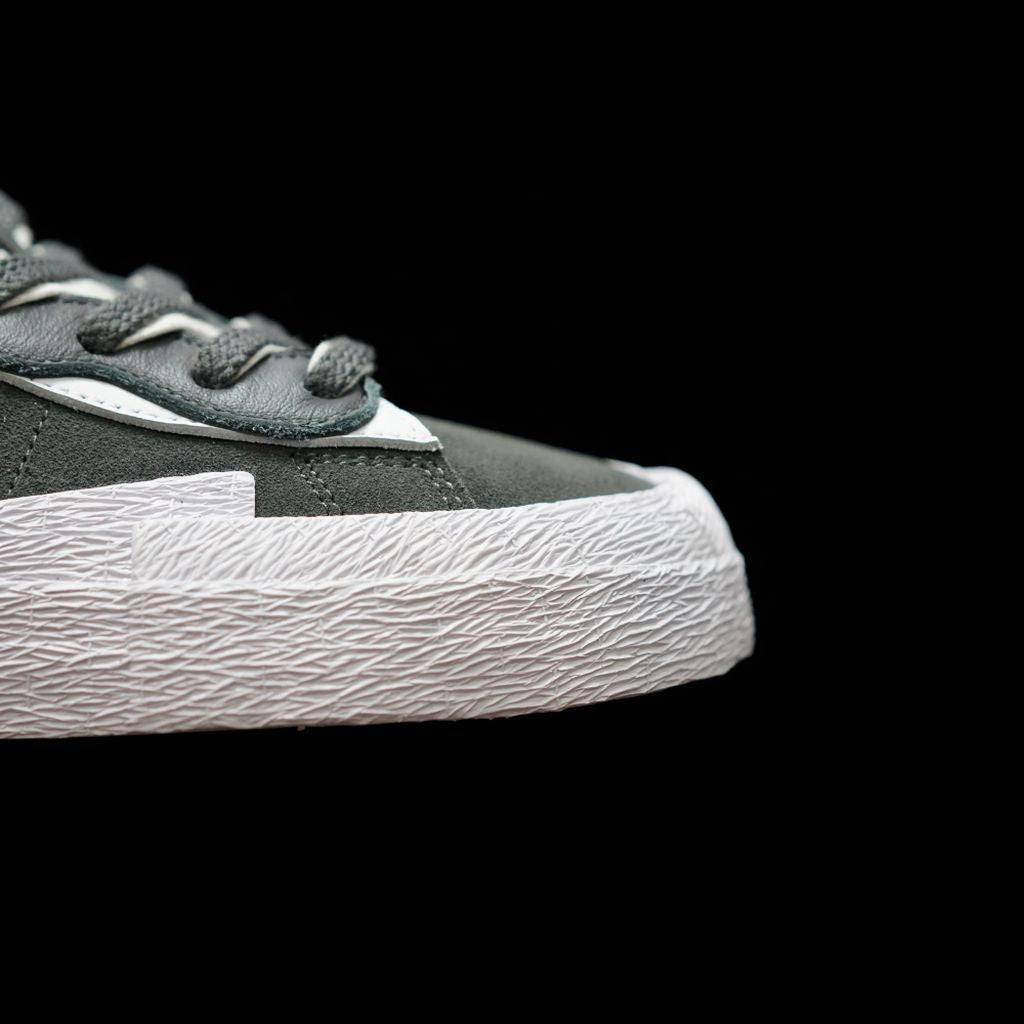 BL - Sacai x Blazer Low Black & White