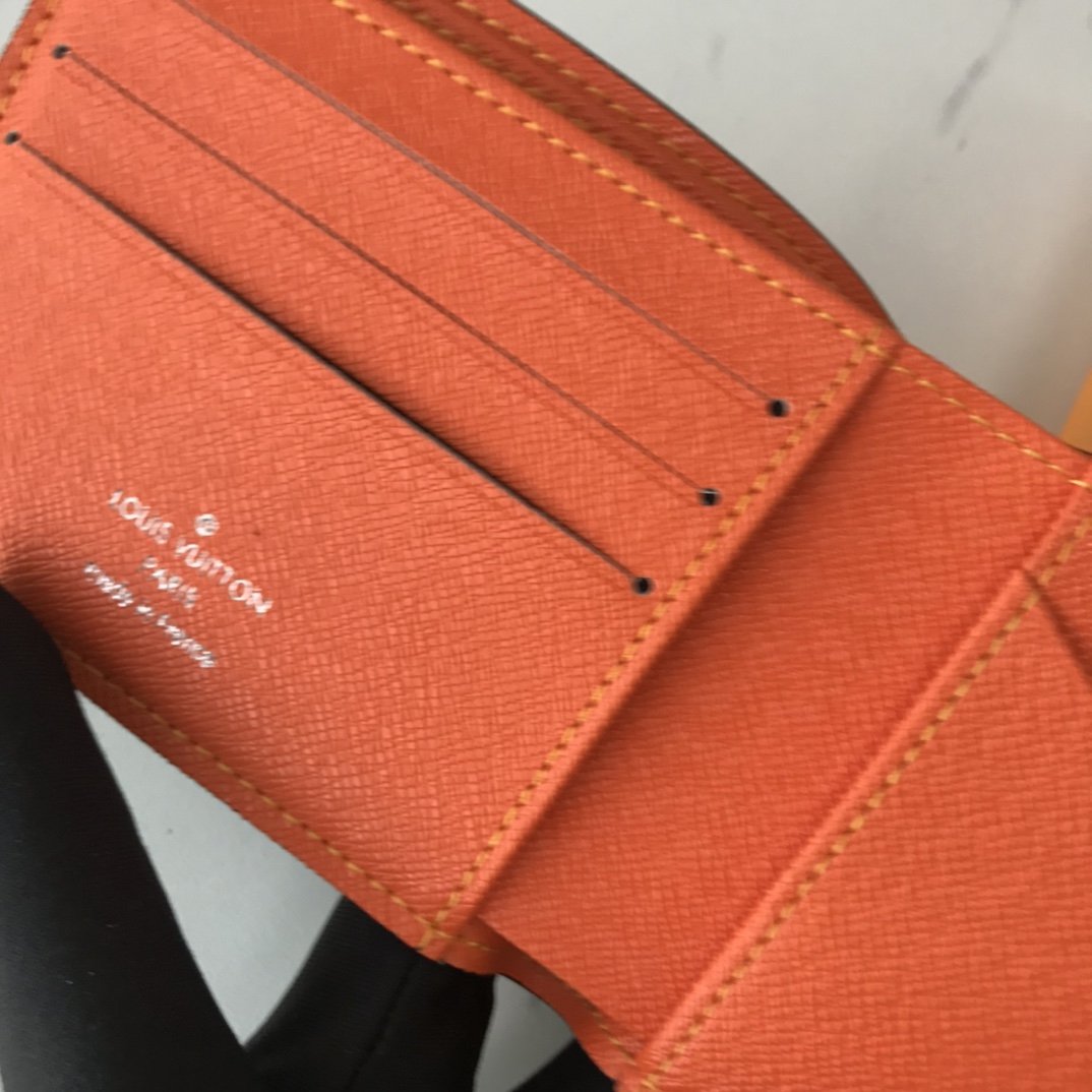 BL - High Quality Wallet LUV 044
