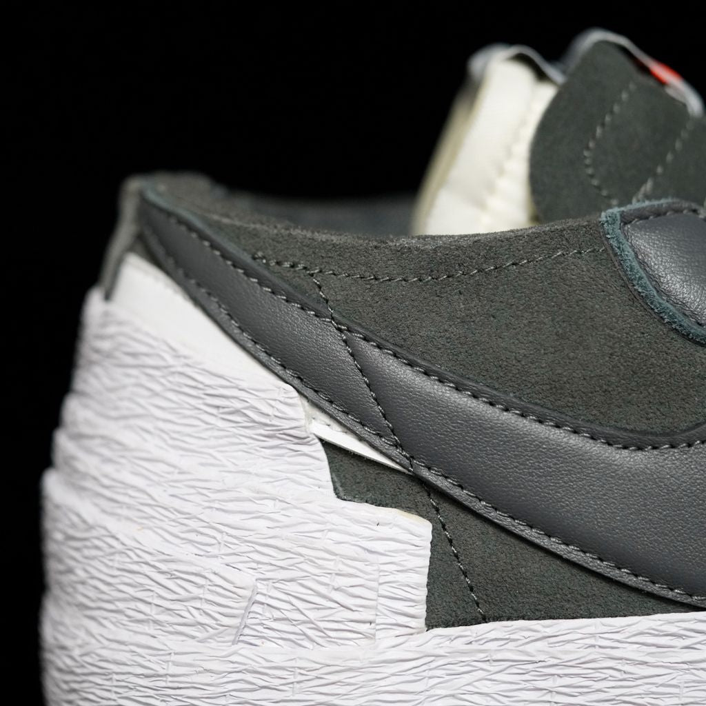 BL - Sacai x Blazer Low Black & White