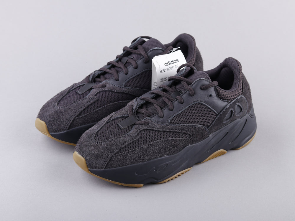 BL - Yzy 700 Raw Rubber Black Sneaker