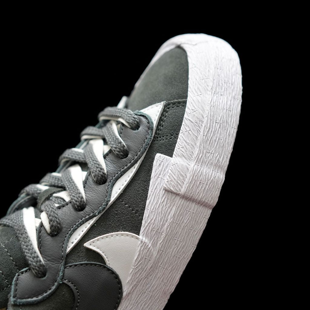 BL - Sacai x Blazer Low Black & White