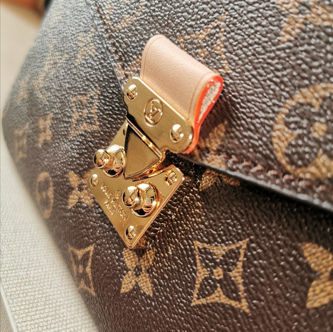 BL - High Quality Bags LUV 290