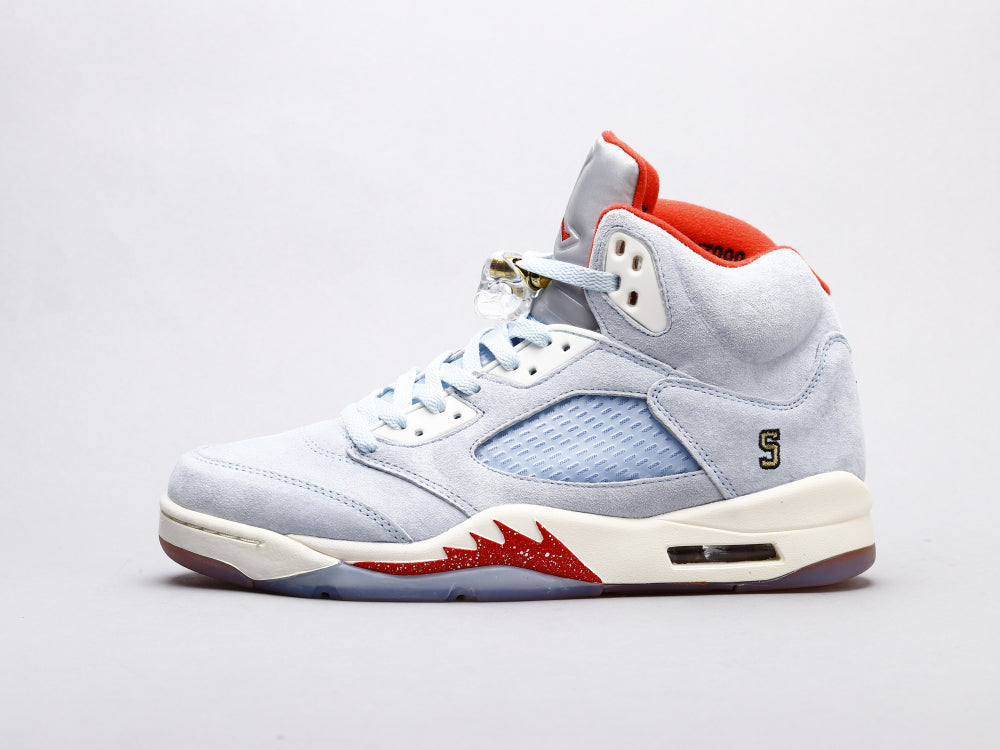 BL - AJ5 Trophy Room joint name