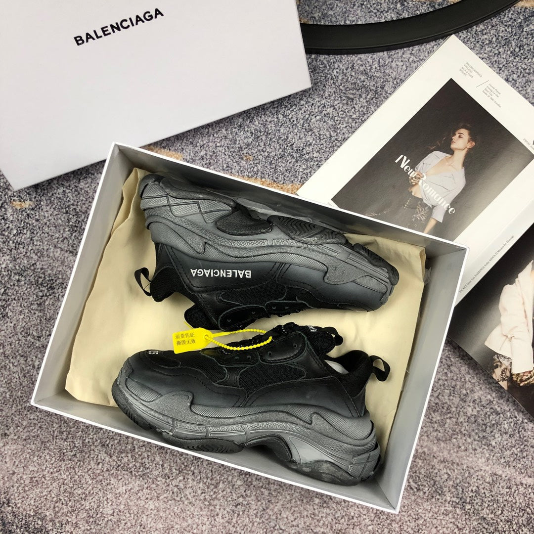 BL - High Quality Bla Sneaker 072