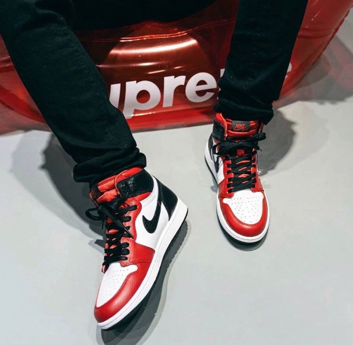 BL - AJ1 satin snake print