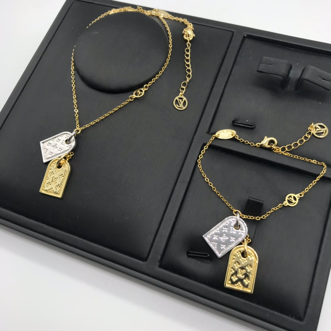 BL - High Quality Necklace LUV029