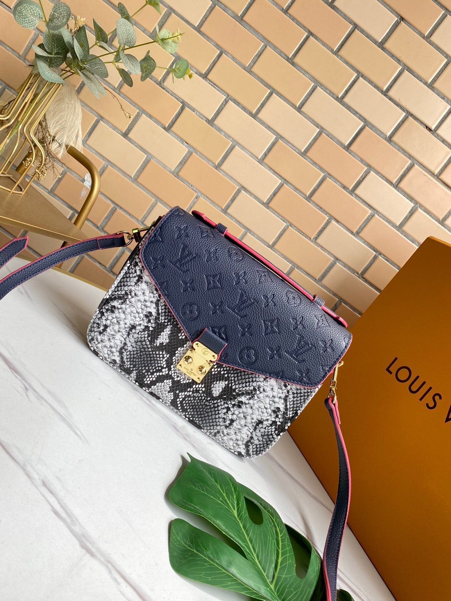 BL - High Quality Bags LUV 127