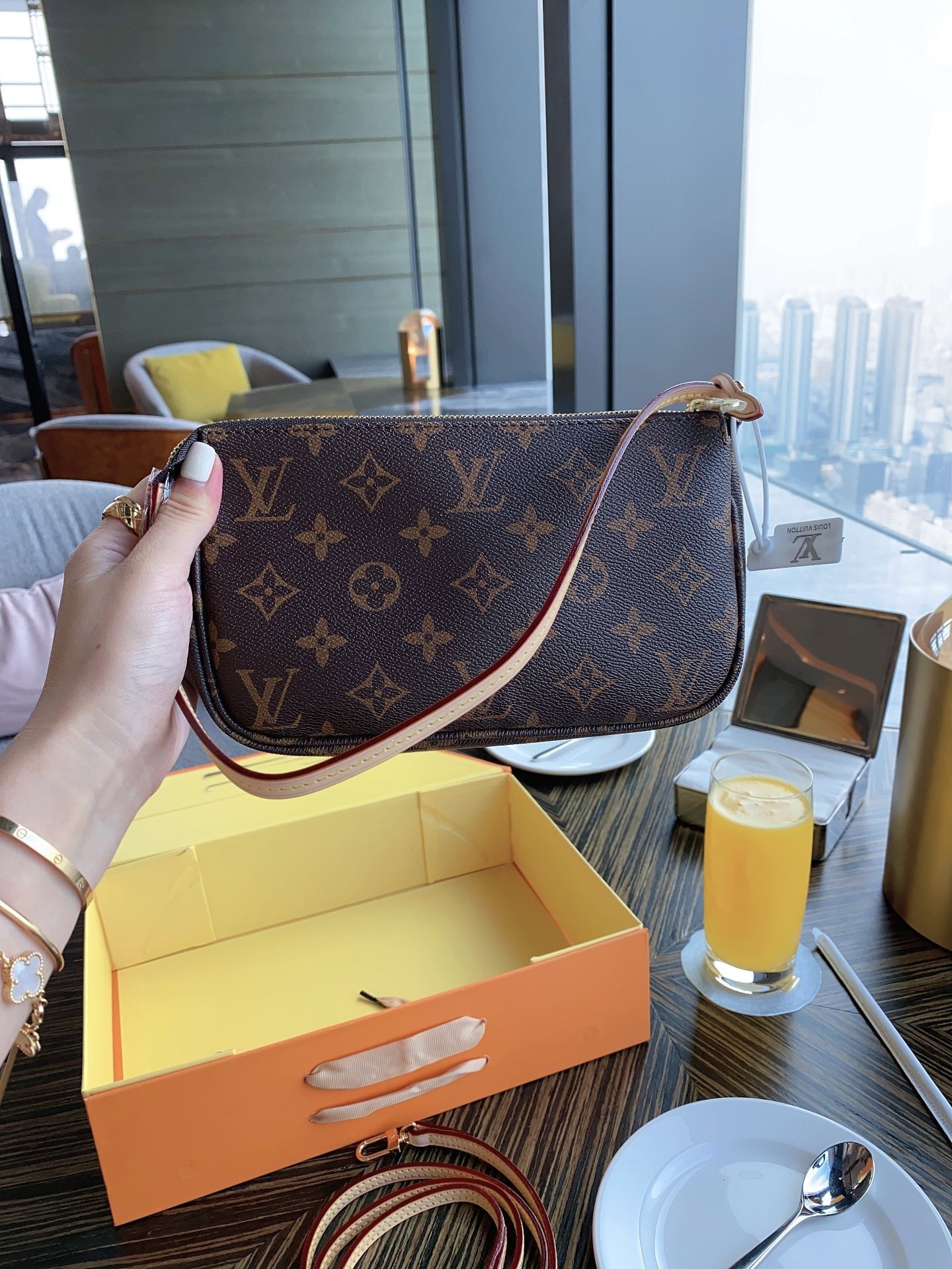 BL - High Quality Bags LUV 072