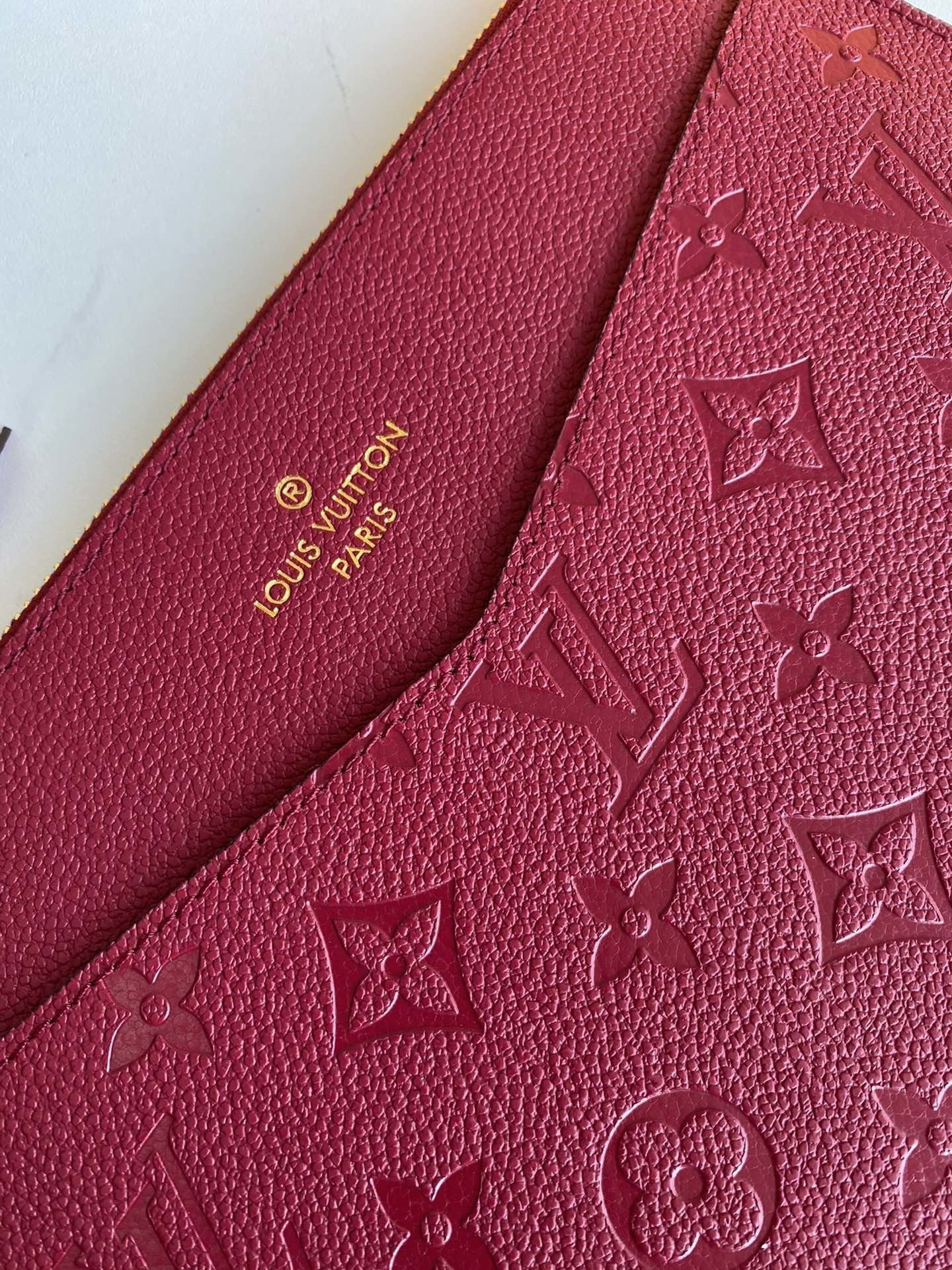 BL - High Quality Wallet LUV 060