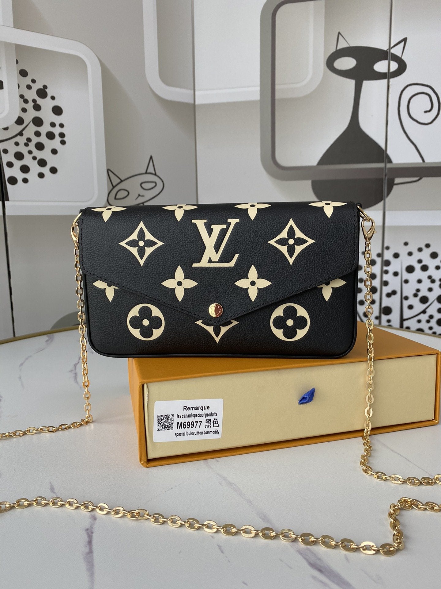 BL - High Quality Wallet LUV 082