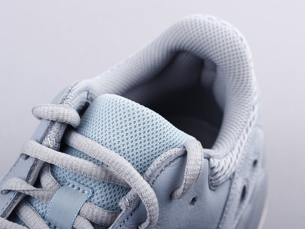 BL - Yzy 700 Inertia Sneaker