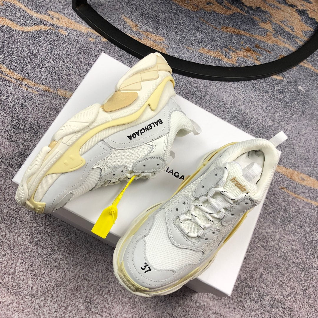 BL - High Quality Bla Sneaker 082