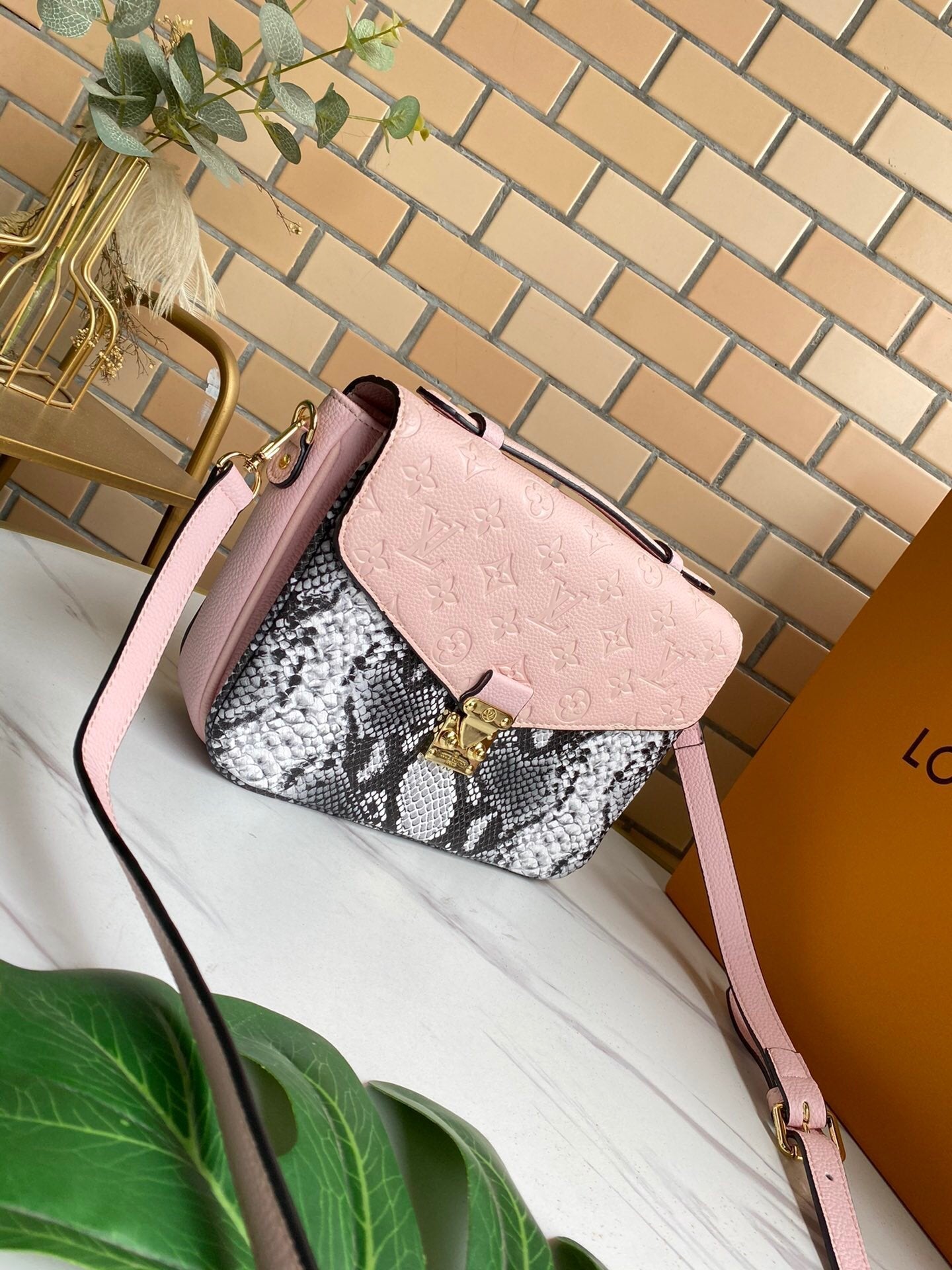 BL - High Quality Bags LUV 126
