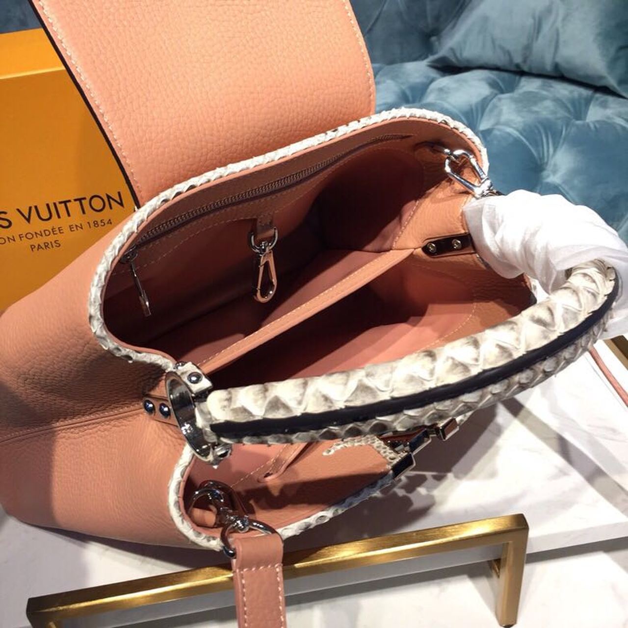 LV Capucines PM Taurillon And Python Magnolia Pink For Women, Shoulder And Crossbody Bags 10.4in/27cm LV