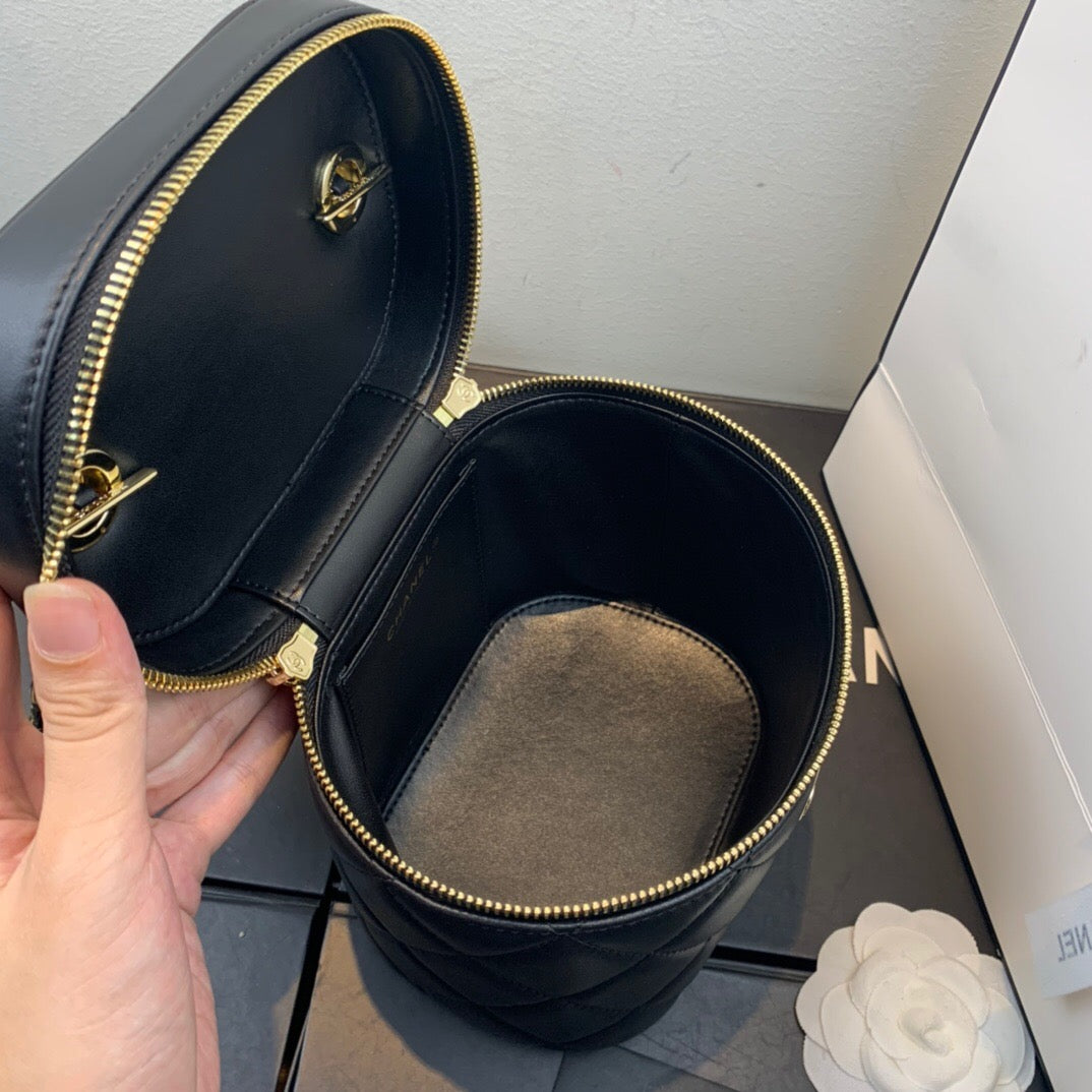 ChanelVanity Case Gold Hardware Black For Women, Women’s Handbags, Shoulder Bags 7.9in/20cm AS2061