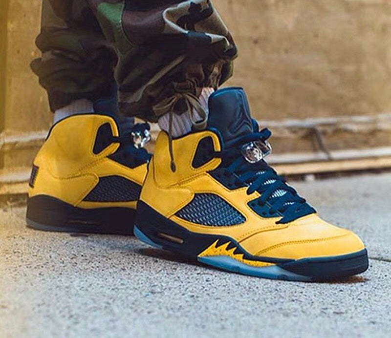 BL - AJ5 Michigan black and yellow