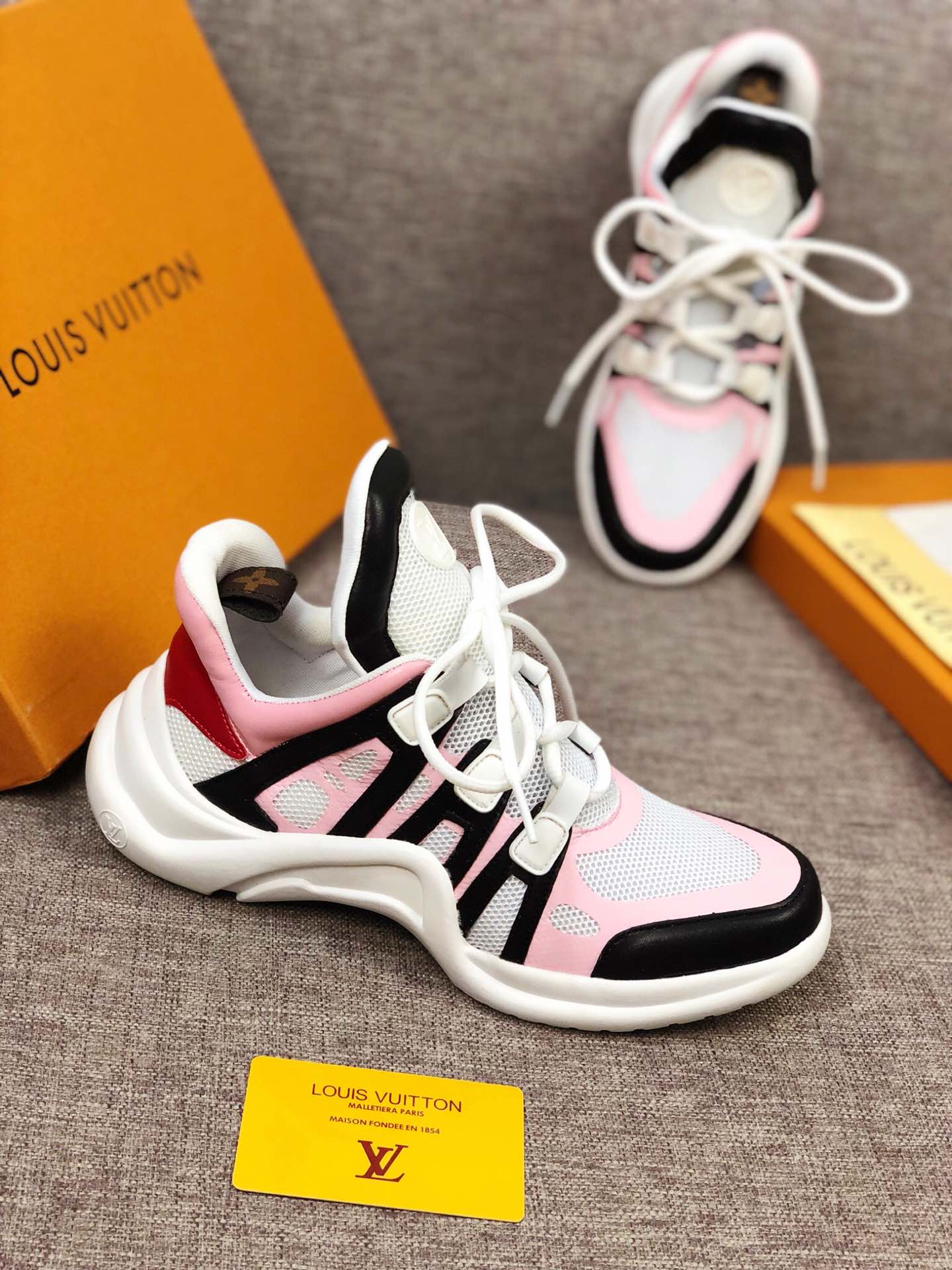 BL - LUV Archlight Pink Black Sneaker