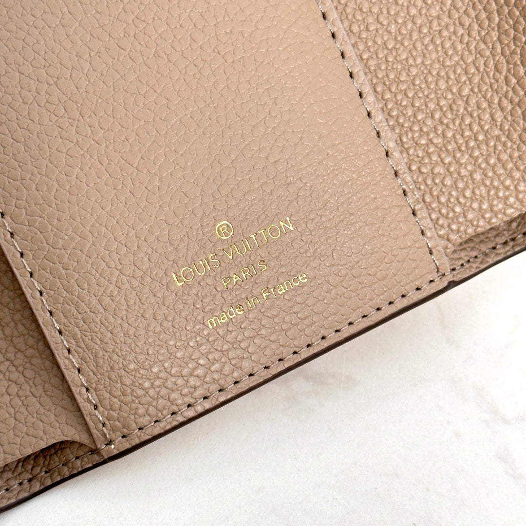 BL - High Quality Wallet LUV 136