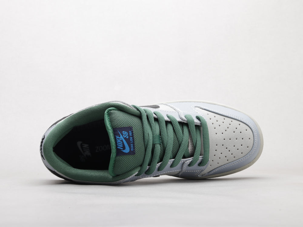 BL - NKE SB Dunk Low ���Maple Leaf���
