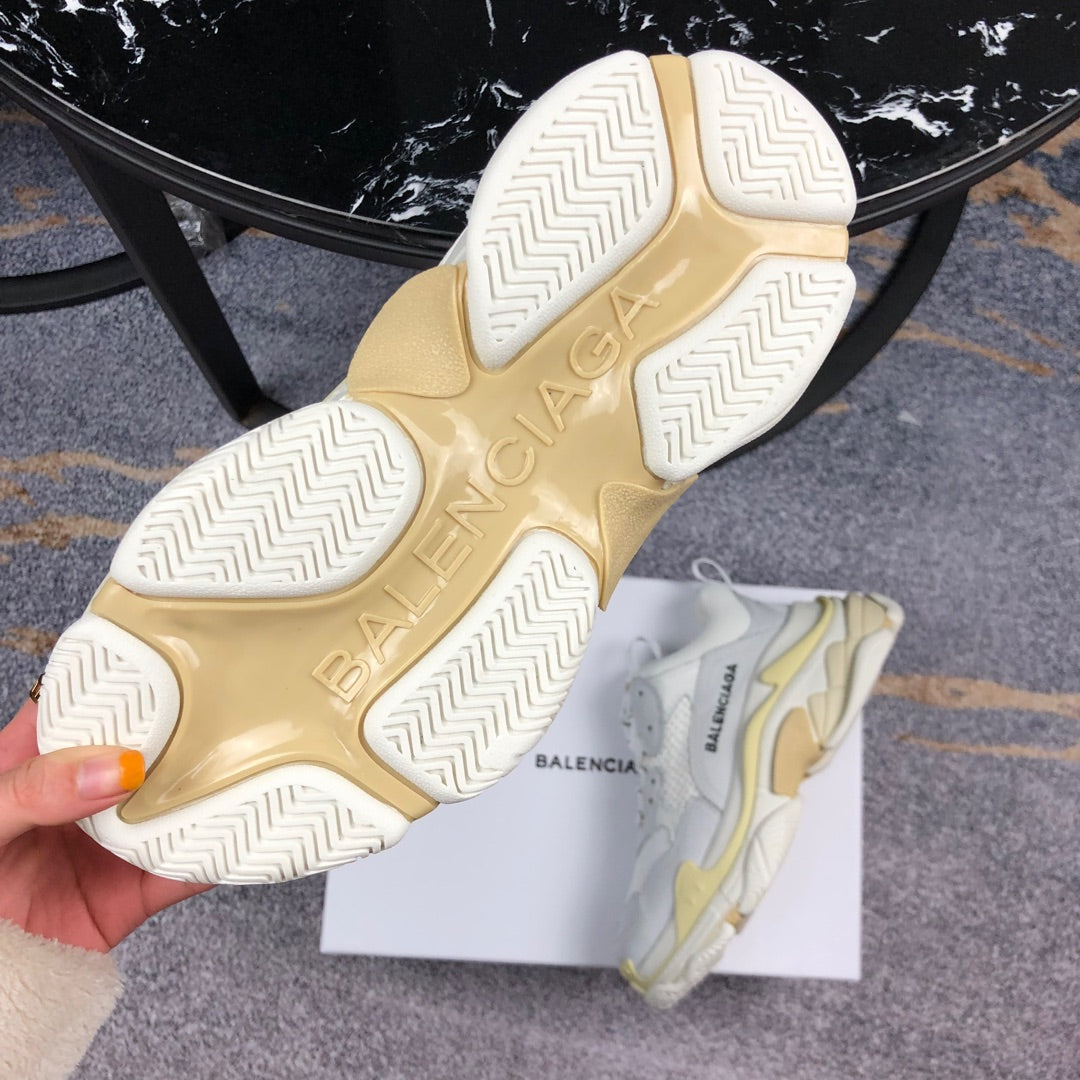BL - High Quality Bla Sneaker 082