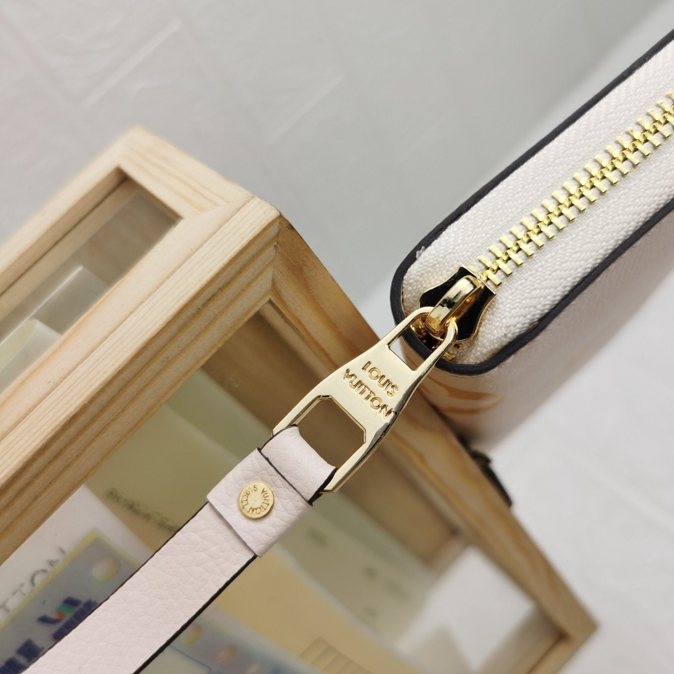 BL - High Quality Wallet LUV 107
