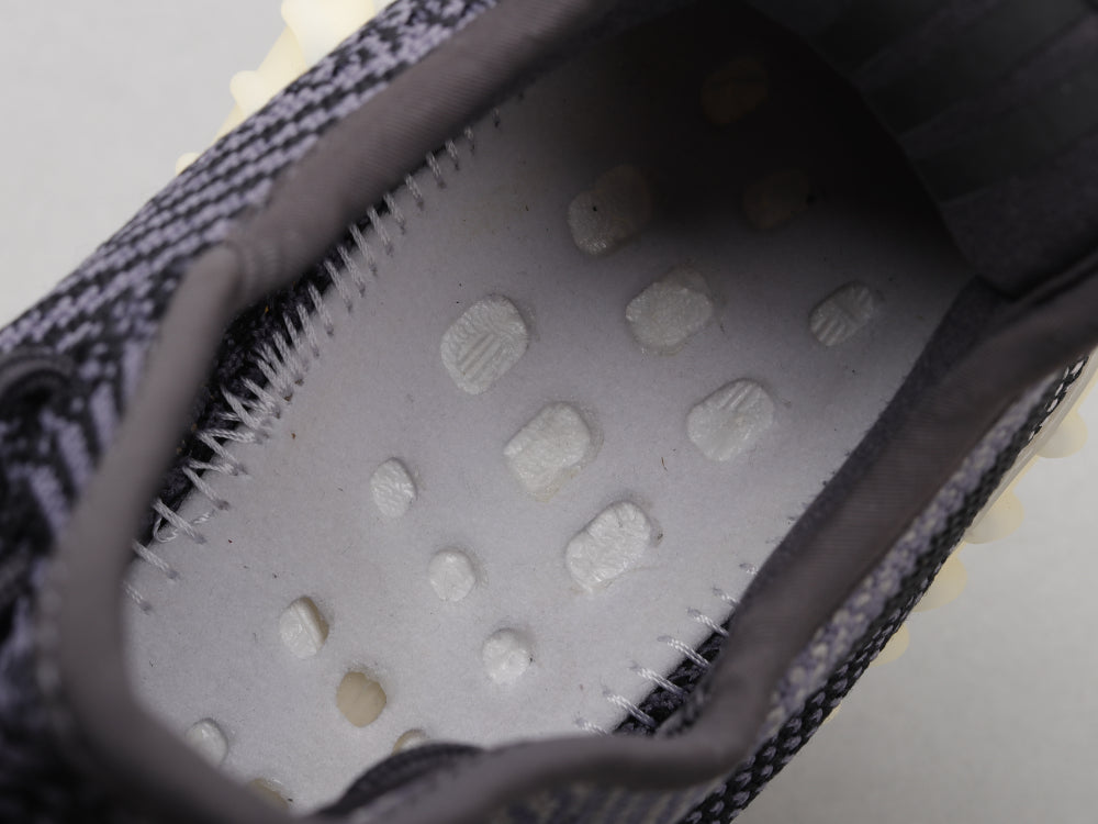 BL - Yzy 350 Carbon Black Sesame Sneaker