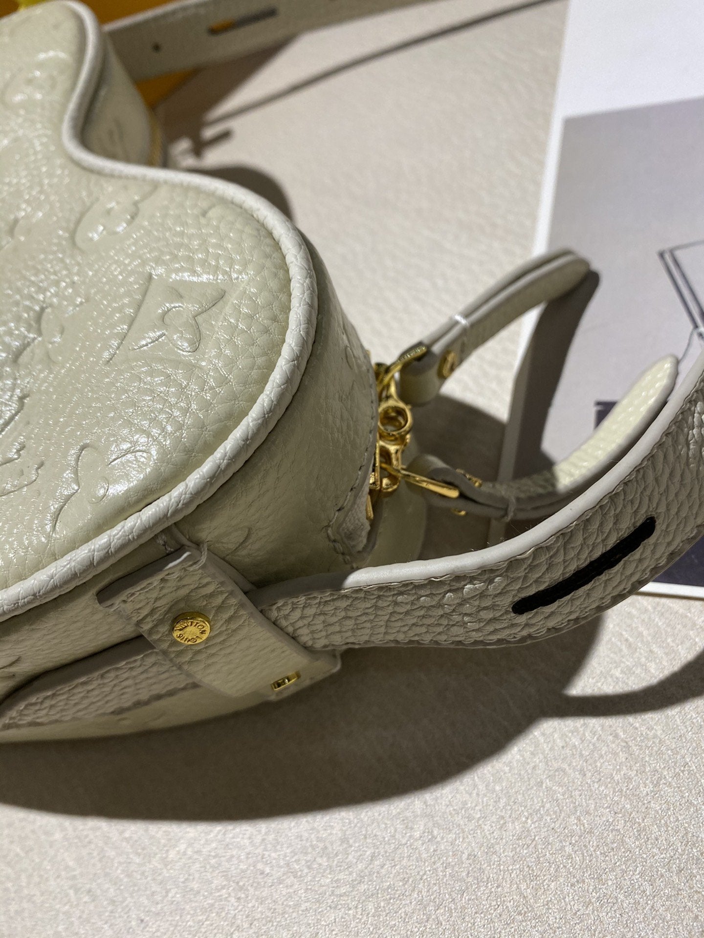 BL - High Quality Bags LUV 989