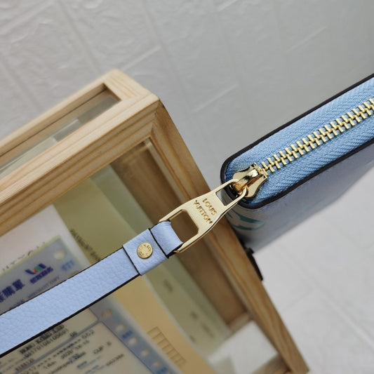 BL - High Quality Wallet LUV 109