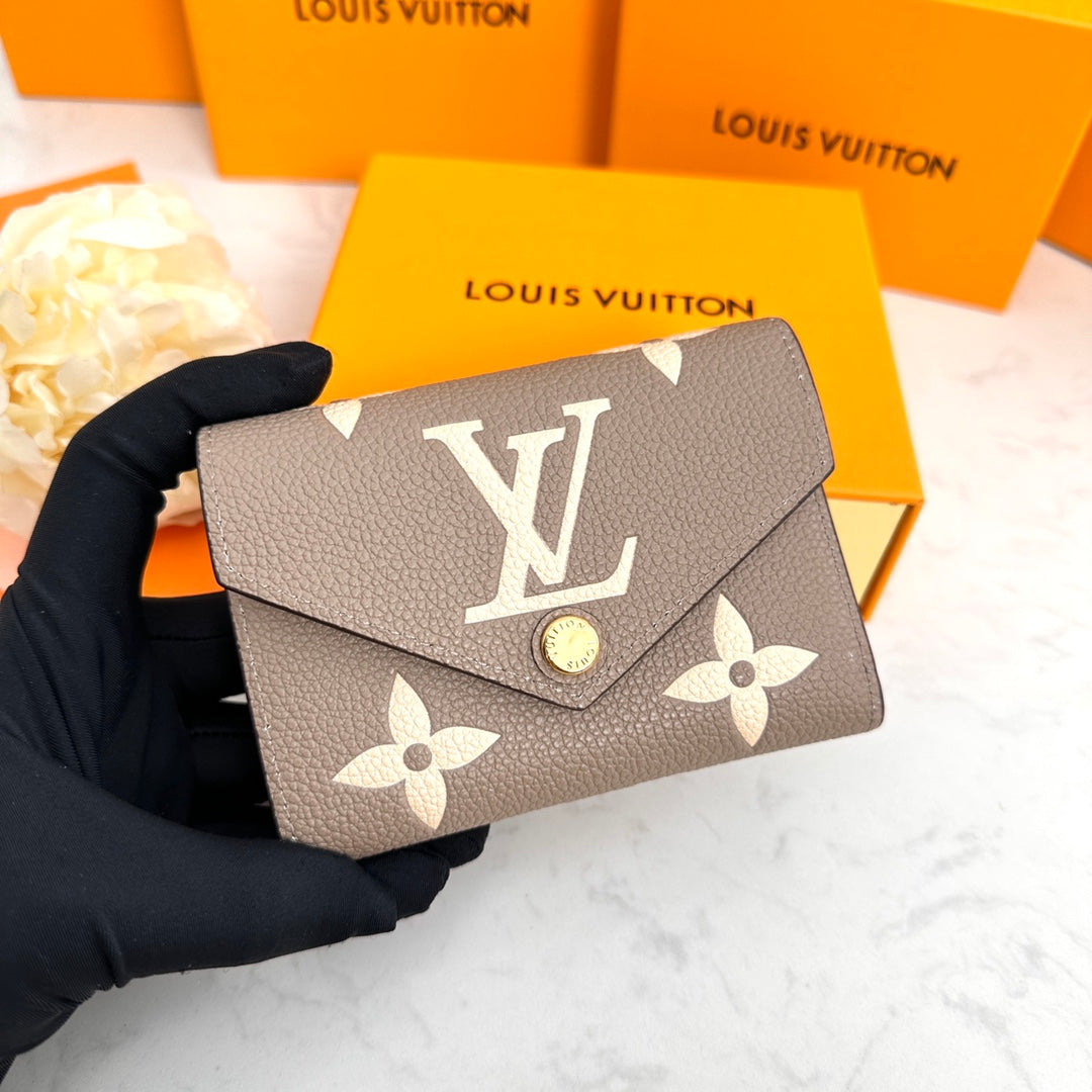 BL - High Quality Wallet LUV 136