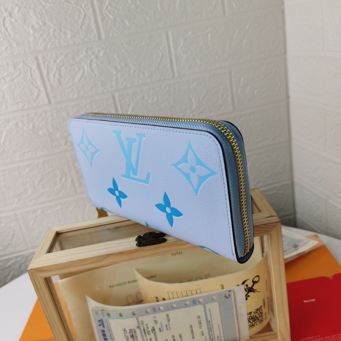 BL - High Quality Wallet LUV 109