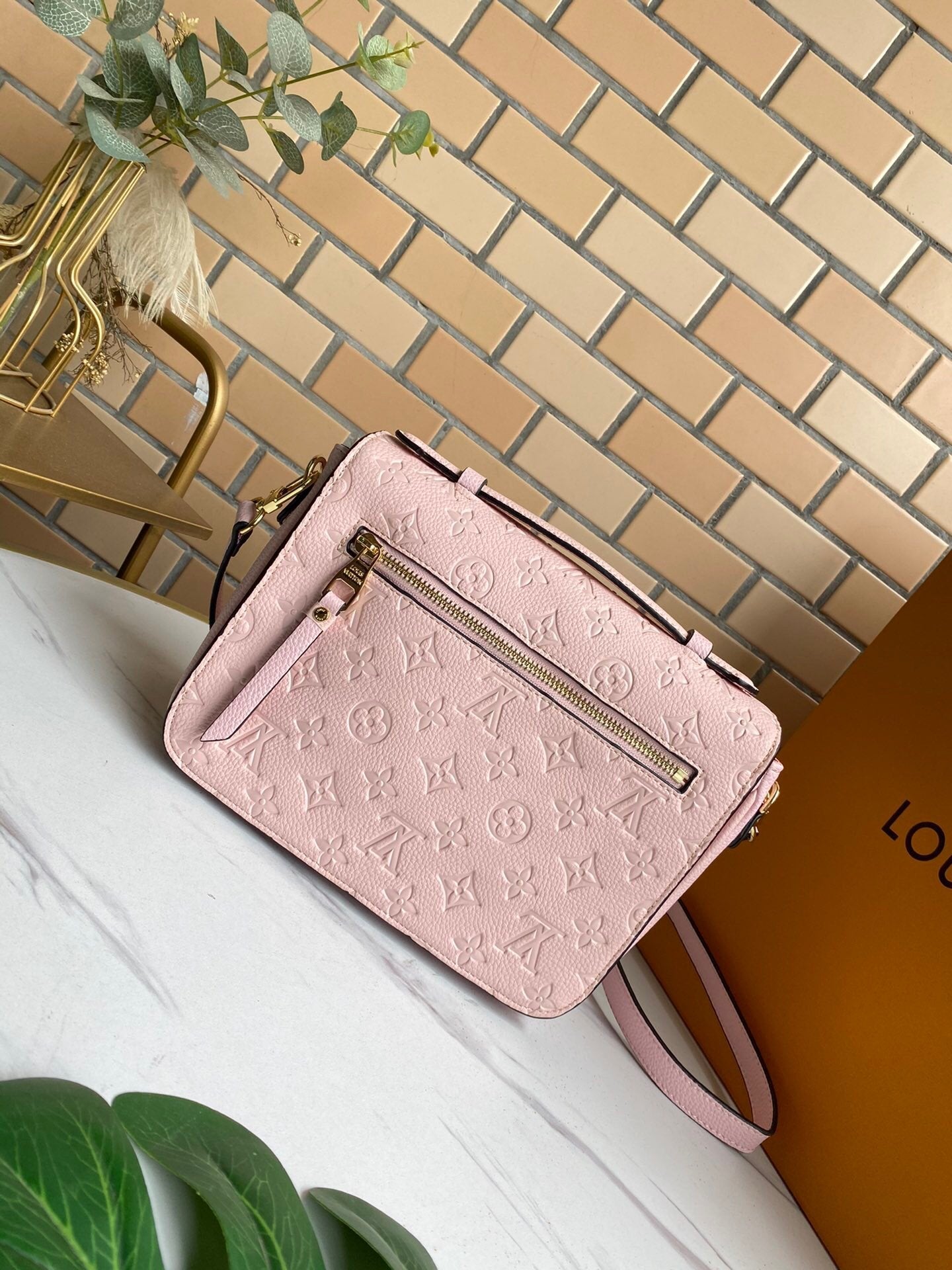 BL - High Quality Bags LUV 126