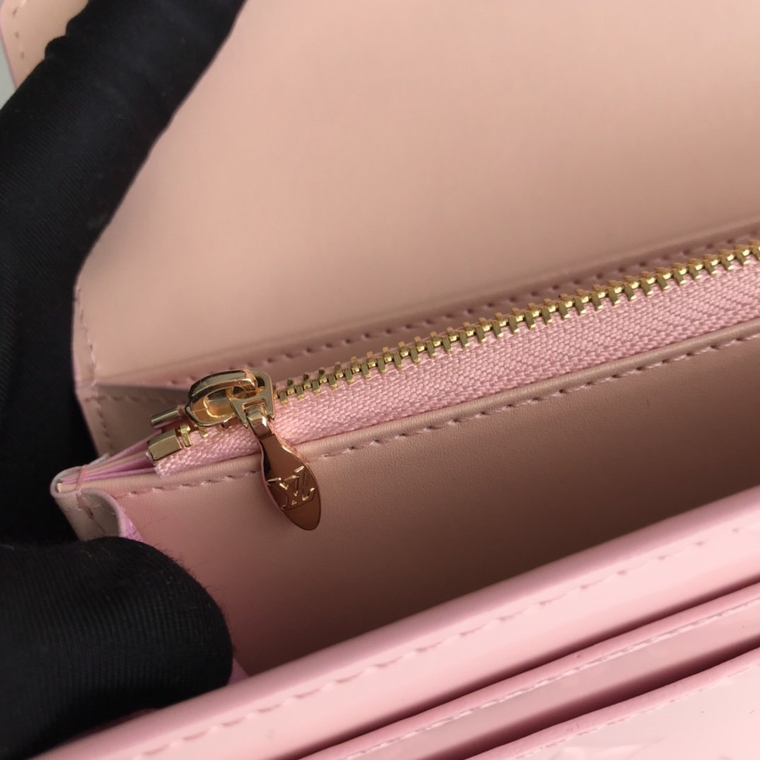 BL - High Quality Wallet LUV 005