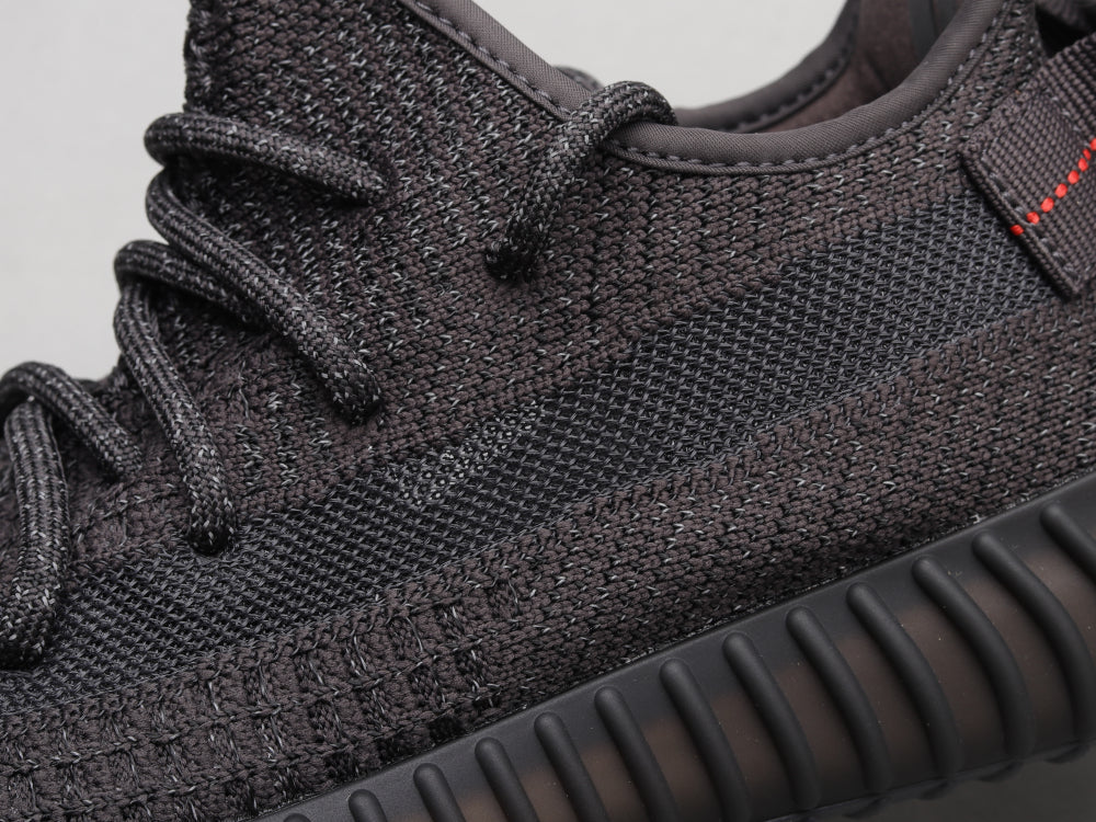 BL - Yzy 350 Black Starry Sneaker