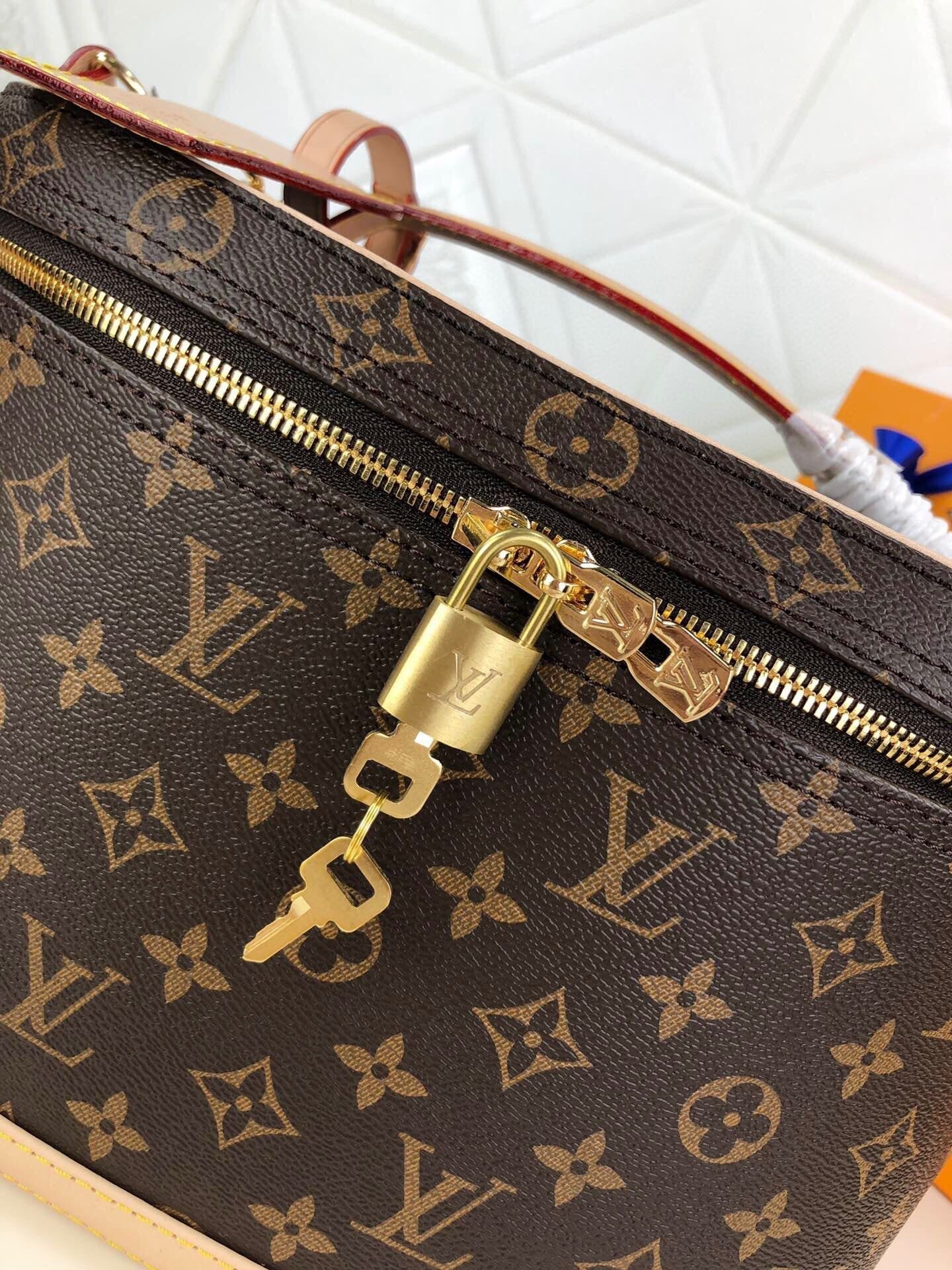 BL - High Quality Bags LUV 024