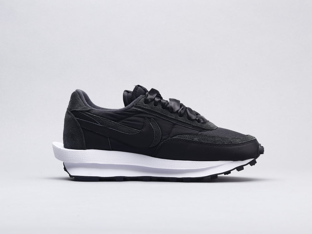 BL - NKE Waffle Satin Black
