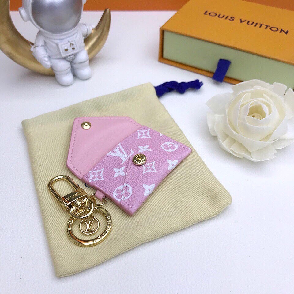 BL -High Quality Keychains LUV 068