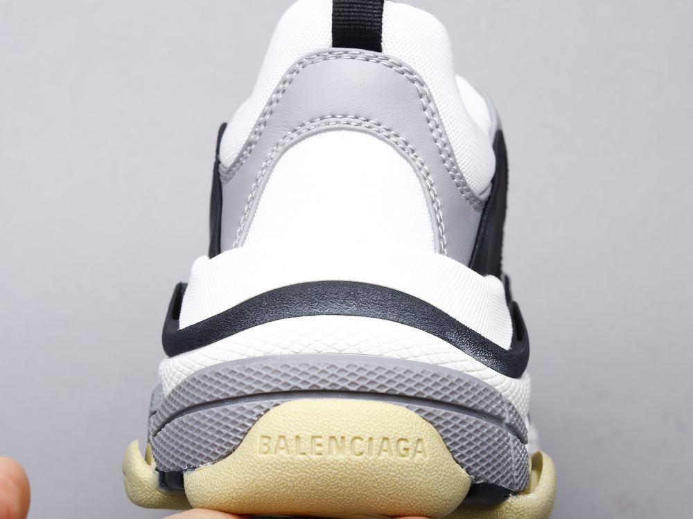 BL - Bla Triple-S Black And White Sneaker