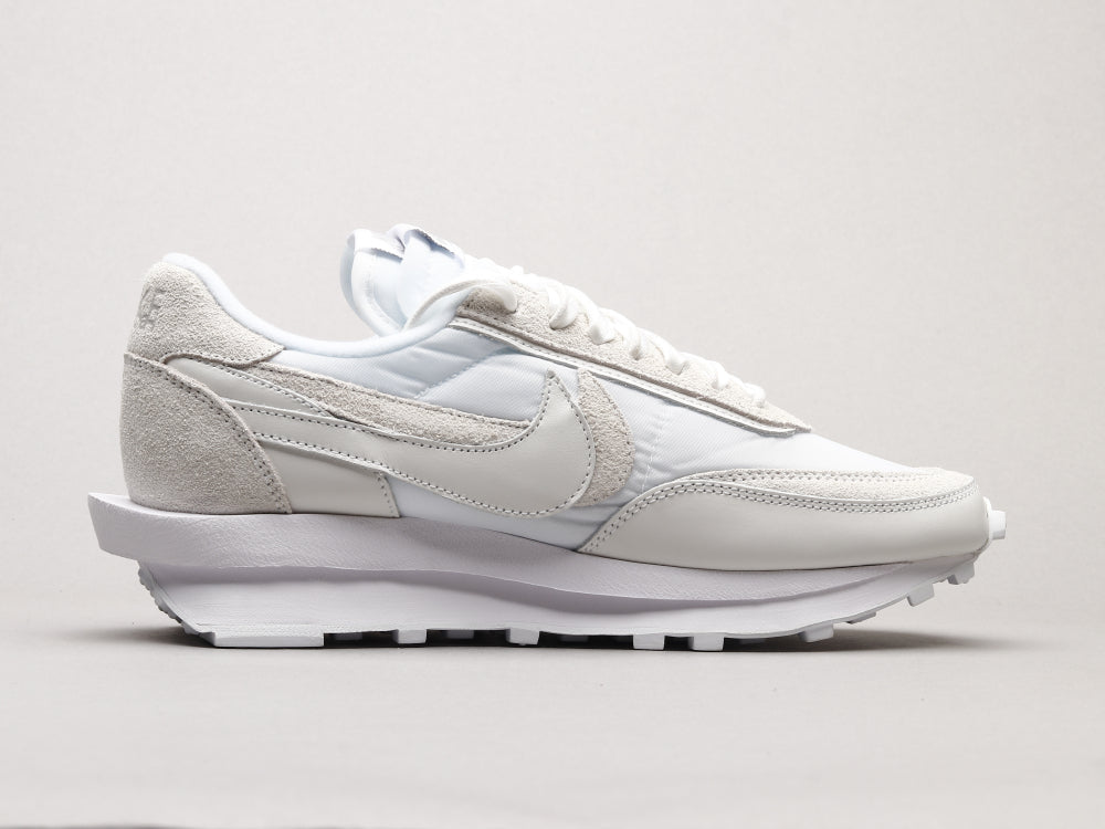 BL - NKE Waffle Satin White