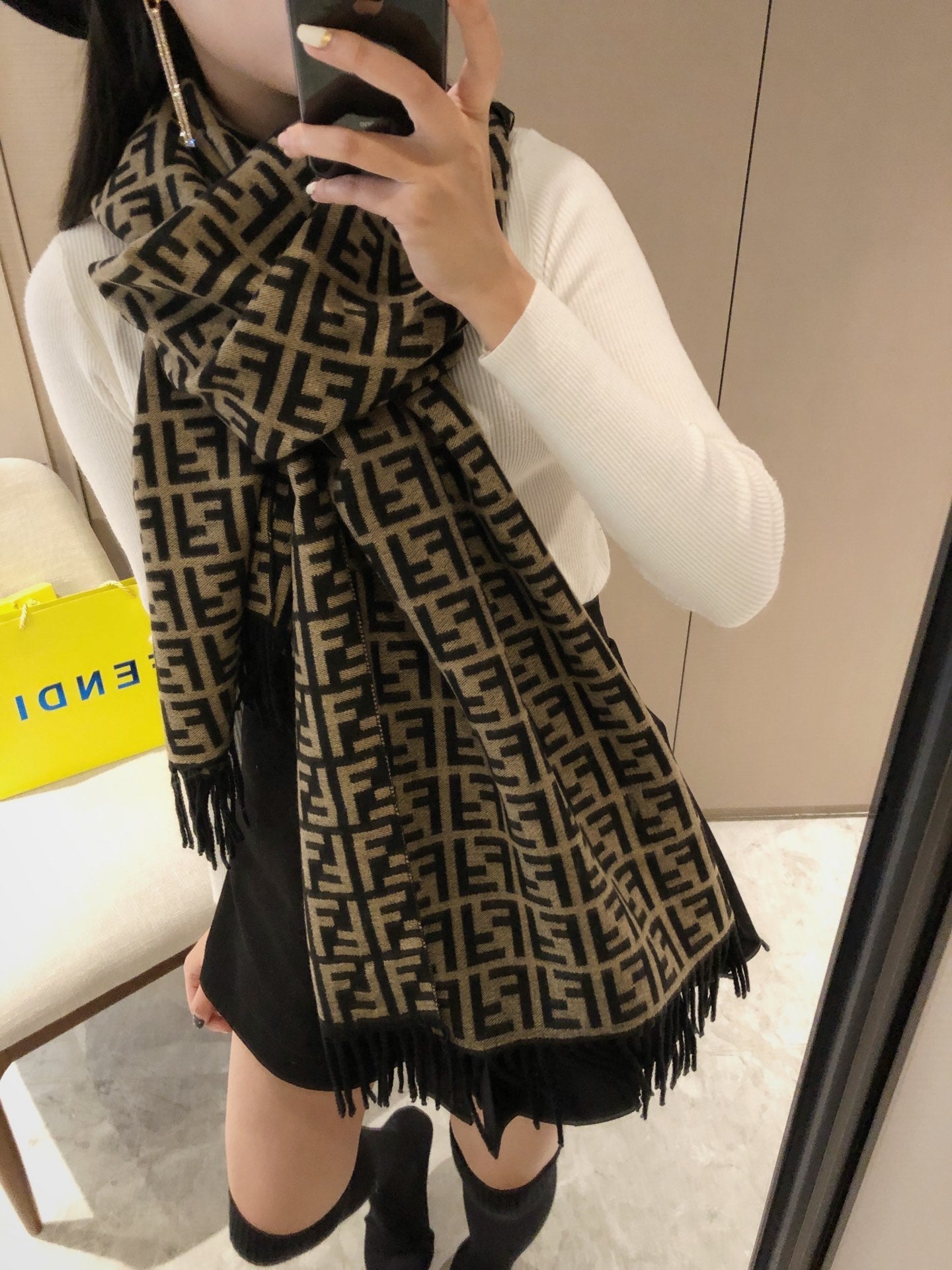 High Quality FEI Scarf 016