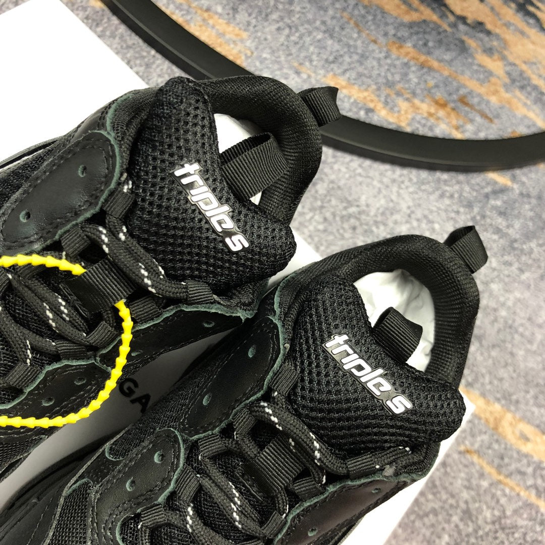 BL - High Quality Bla Sneaker 072