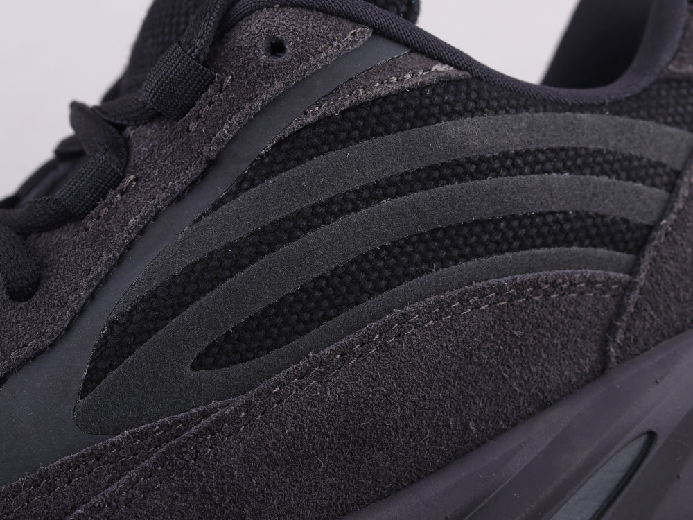 BL - Yzy 700 Vanta Sneaker