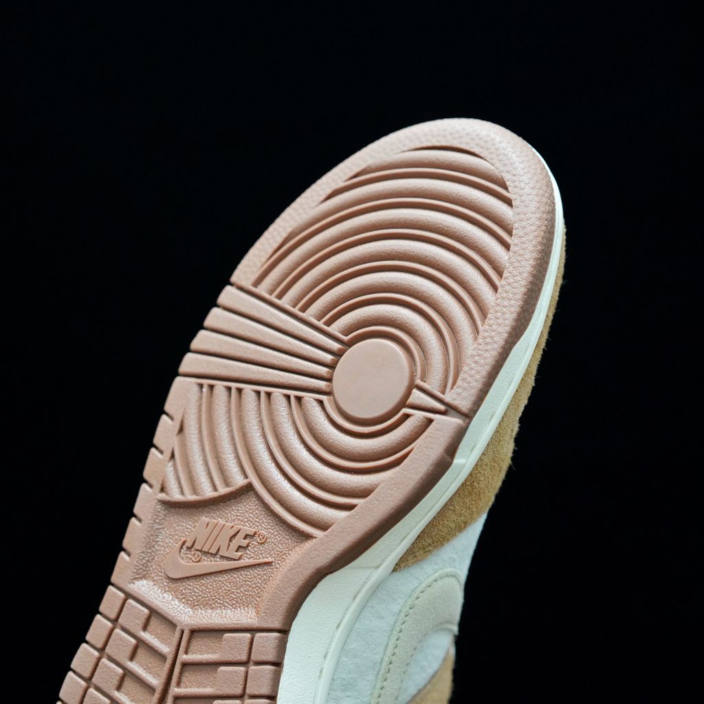 BL - NKE wheat khaki
