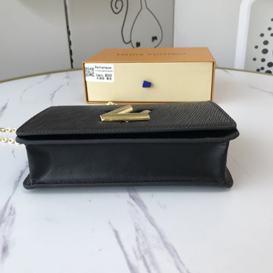 BL - High Quality Wallet LUV 066