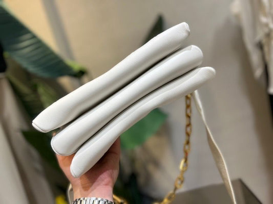 LV Coussin PM Puffy White For Women, Shoulder And Crossbody Bags 10.2n/26cm LV M21209