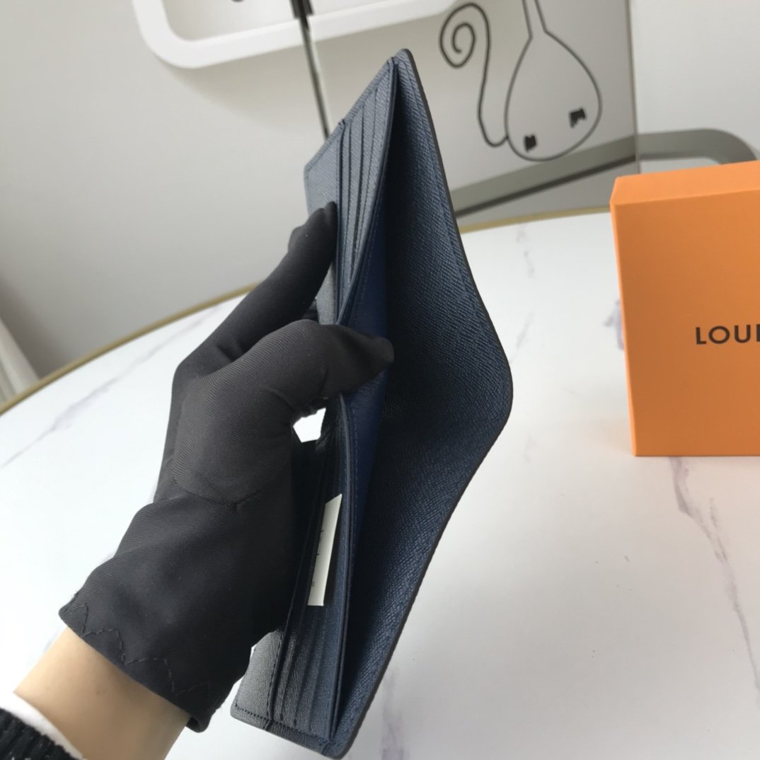BL - High Quality Wallet LUV 012
