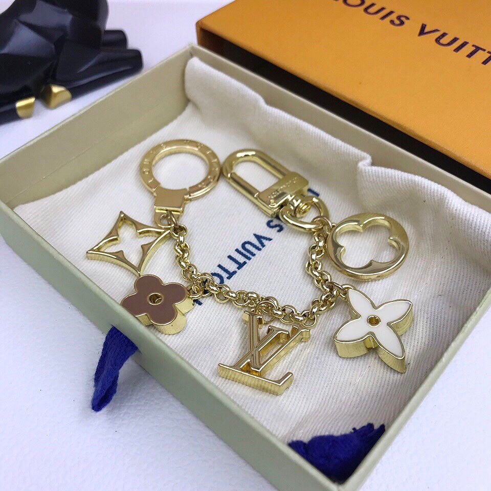 BL -High Quality Keychains LUV 058