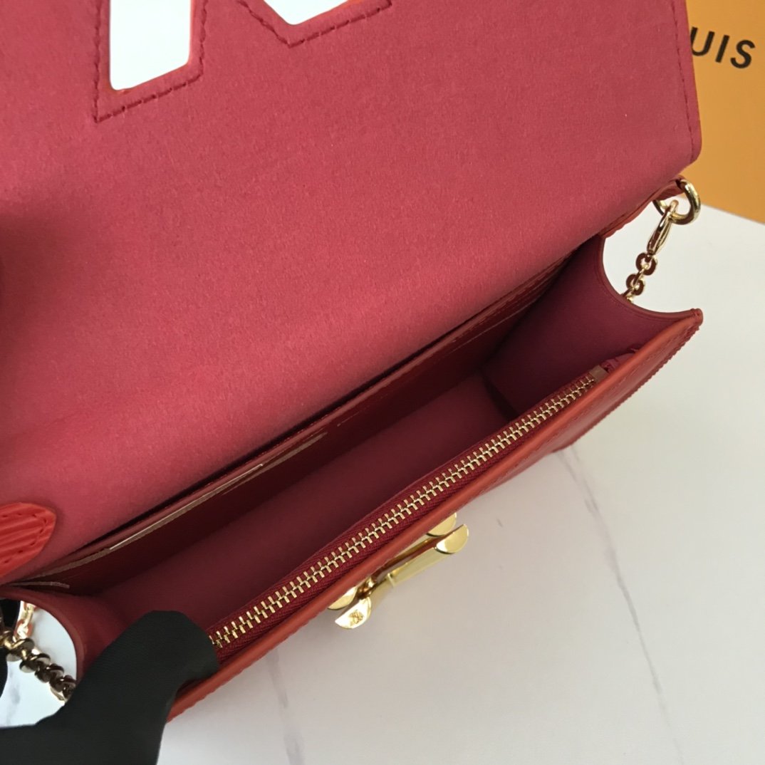 BL - High Quality Wallet LUV 068