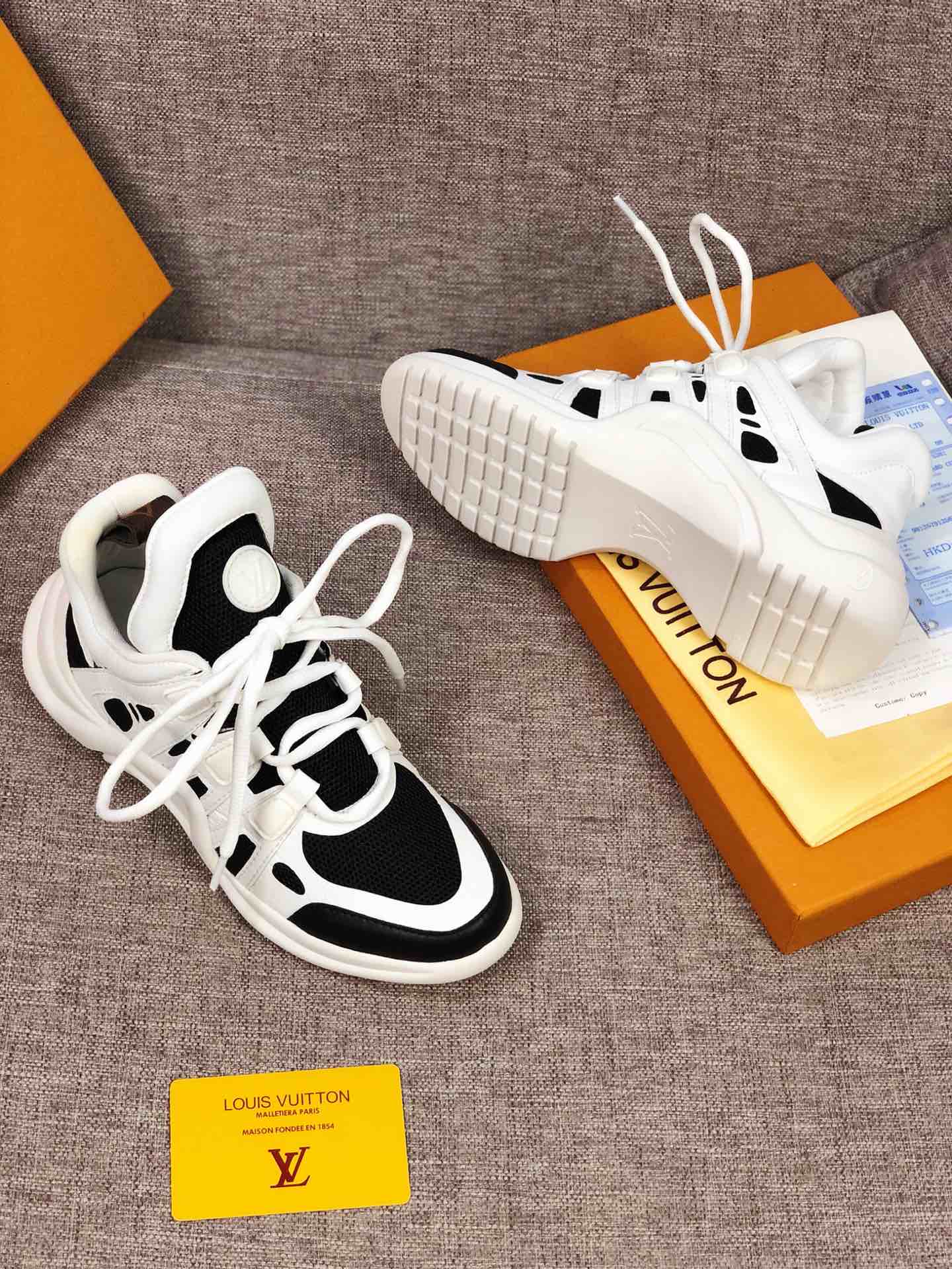 BL - LUV Archlight Black White Sneaker